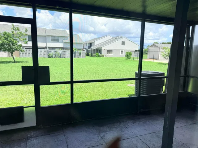 Residence photo 29