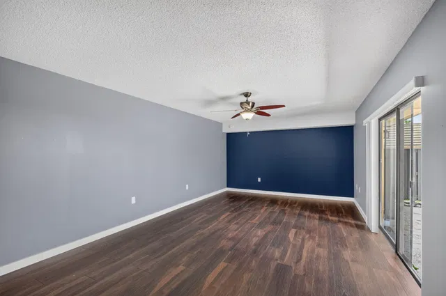 Residence photo 6