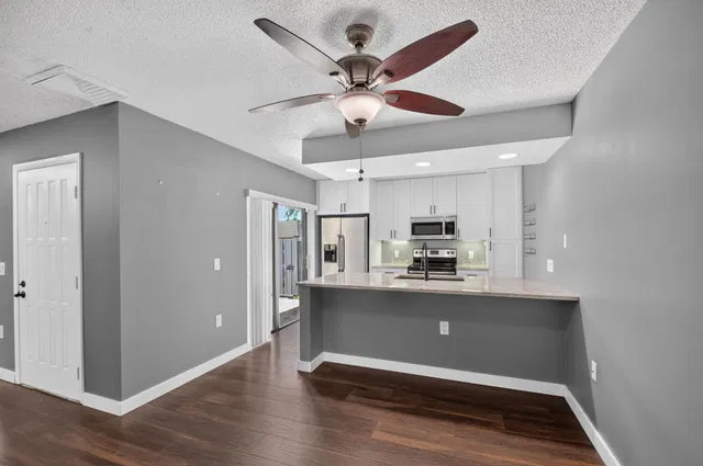 Residence photo 10