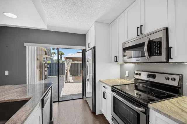 Residence photo 15