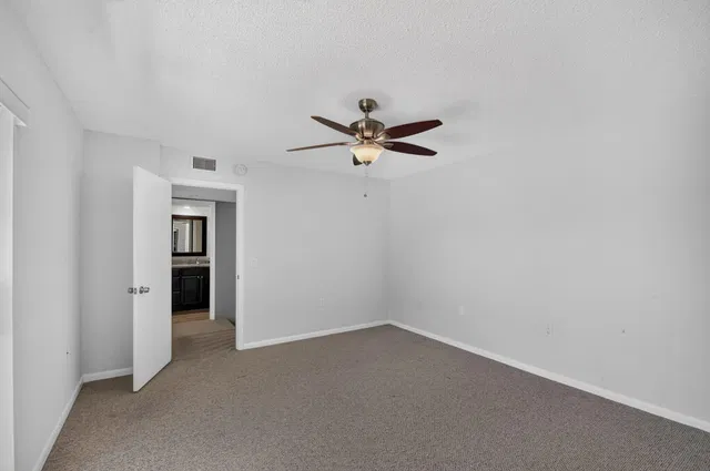 Residence photo 19