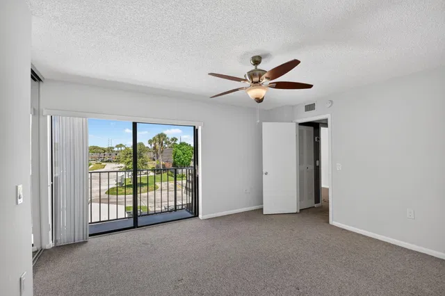 Residence photo 21