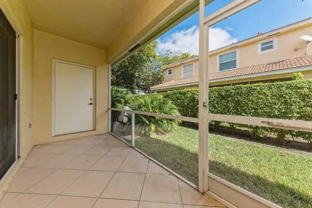  Residence photo 10