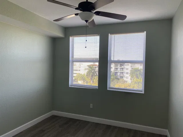 Unit 1603 photo 10