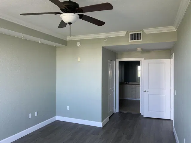 Unit 1603 photo 17