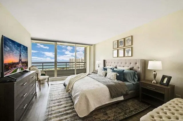 Unit 1605 photo 11
