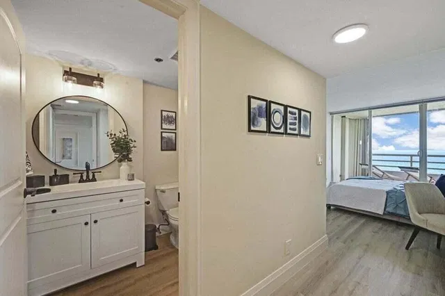 Unit 1605 photo 22