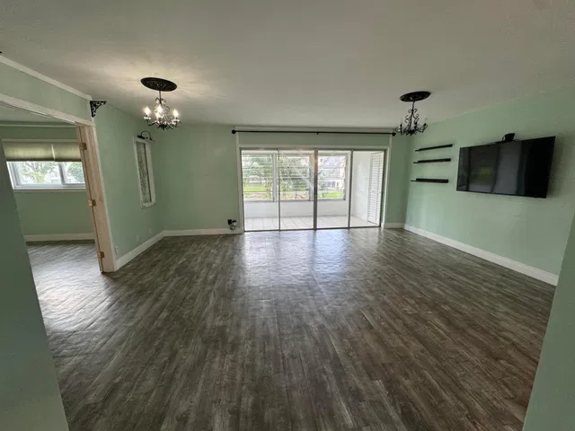 Unit 206 photo 6