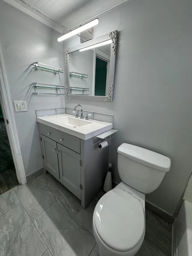 Unit 206 photo 17
