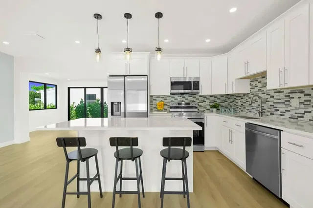 Residence photo 2