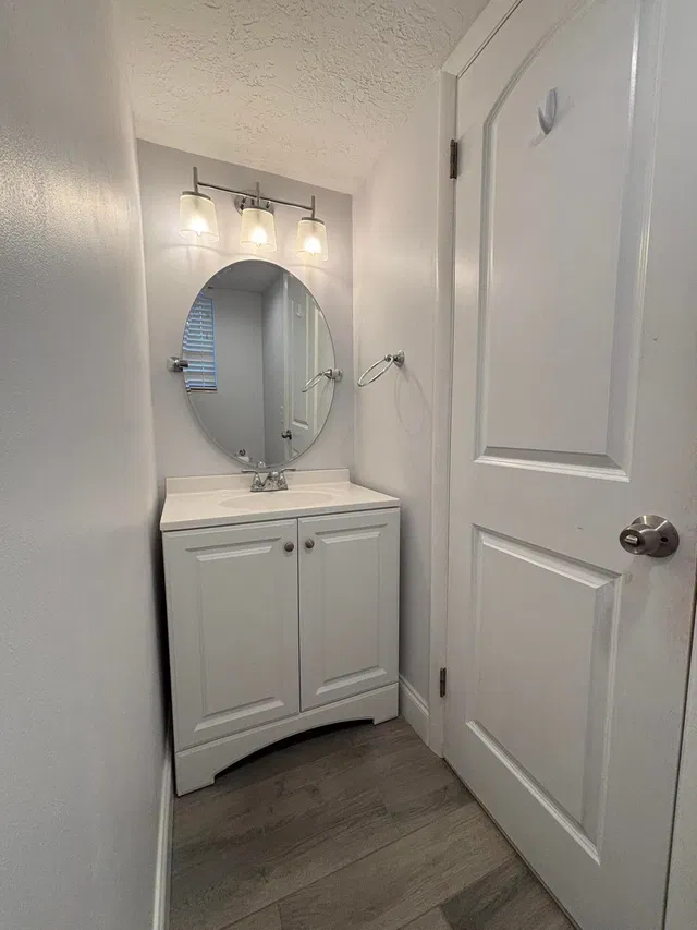 Unit 106 photo 7