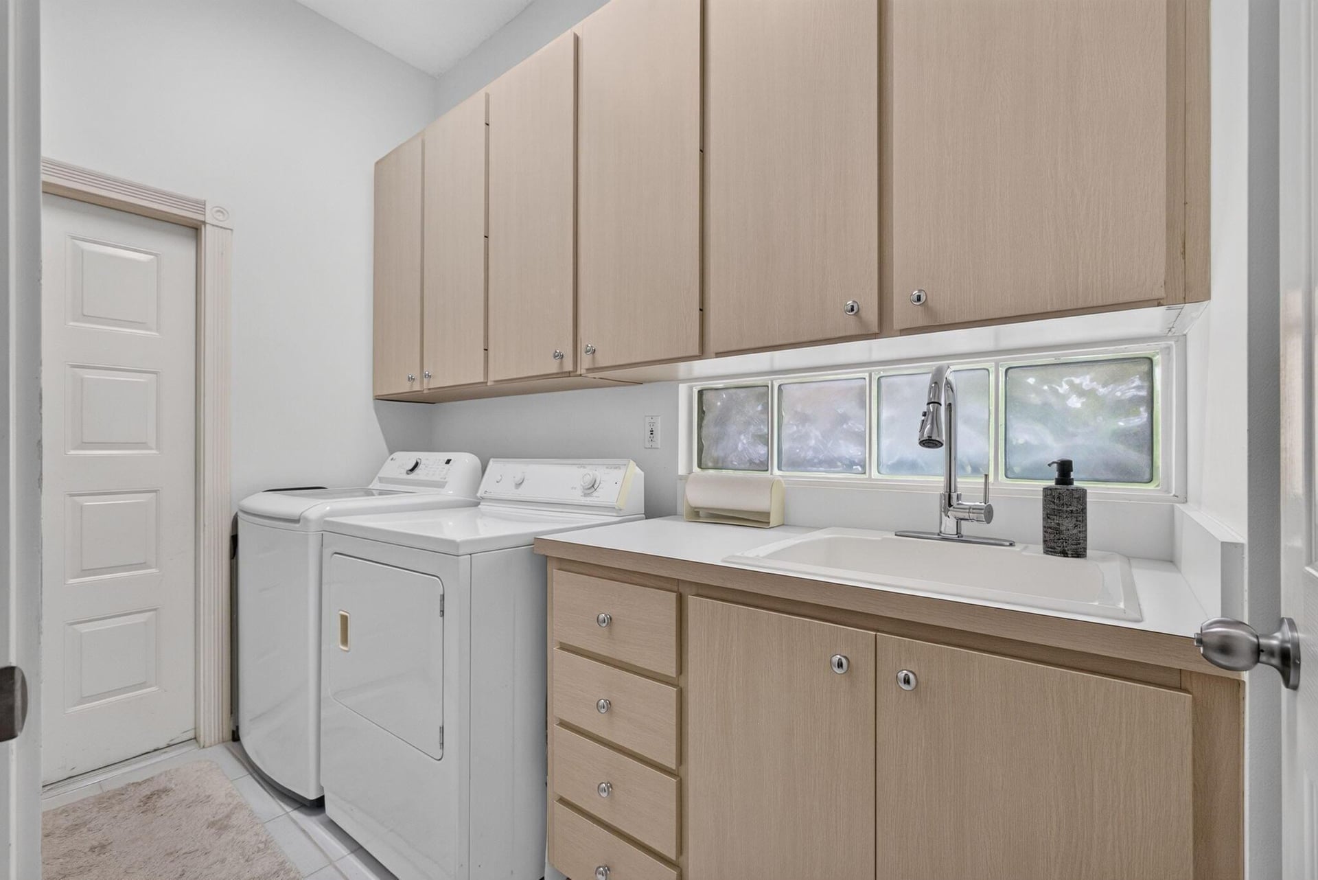  Residence photo 17