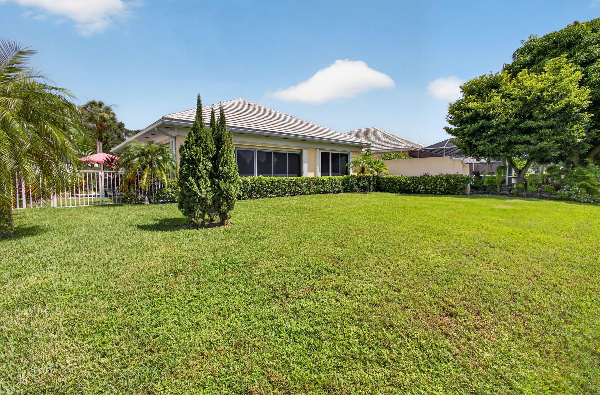  Residence photo 85