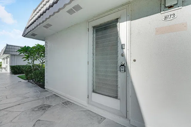 Residence photo 17