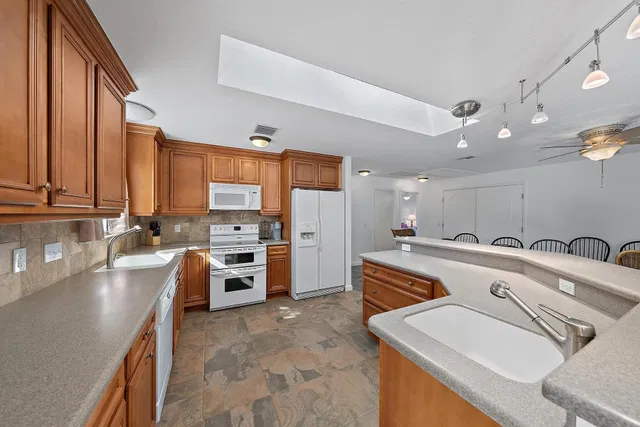  Residence photo 8