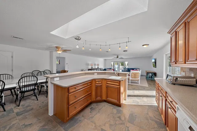  Residence photo 9