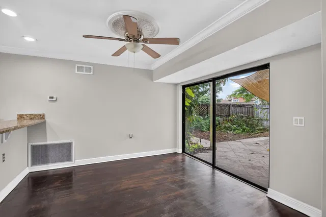 Residence photo 19