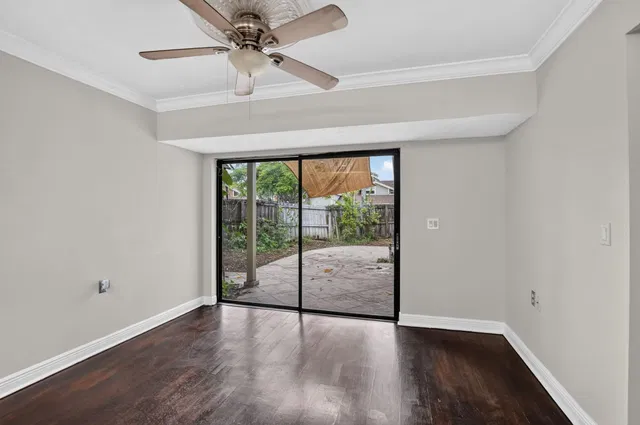 Residence photo 25