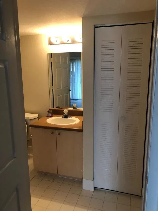  Unit 105 photo 17