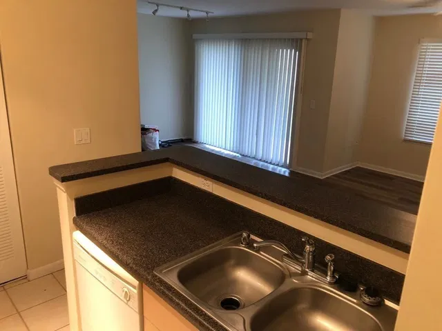  Unit 105 photo 29