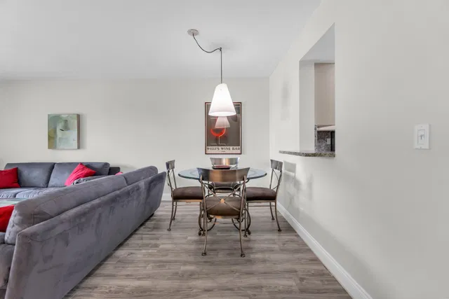 Unit 403 photo 16