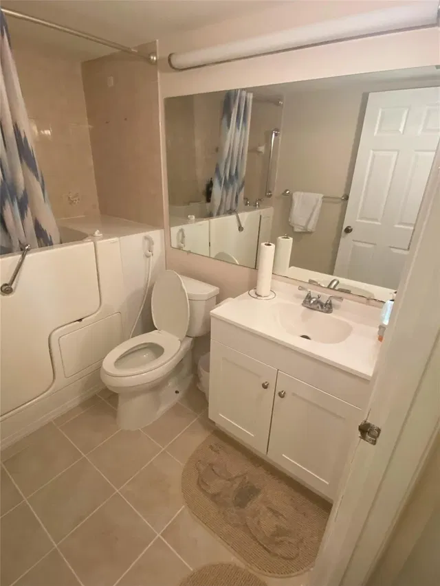 Unit B2 photo 8