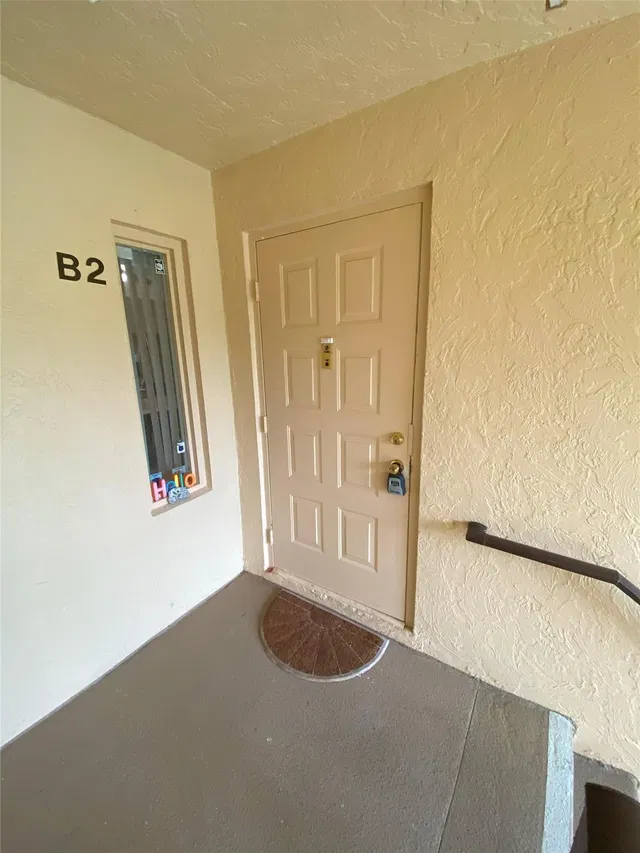 Unit B2 photo 20
