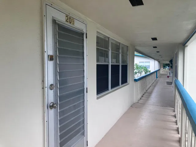 Residence photo 9