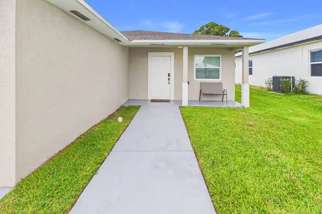 Residence photo 5