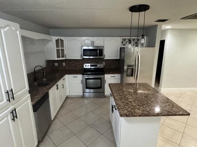 Residence photo 2