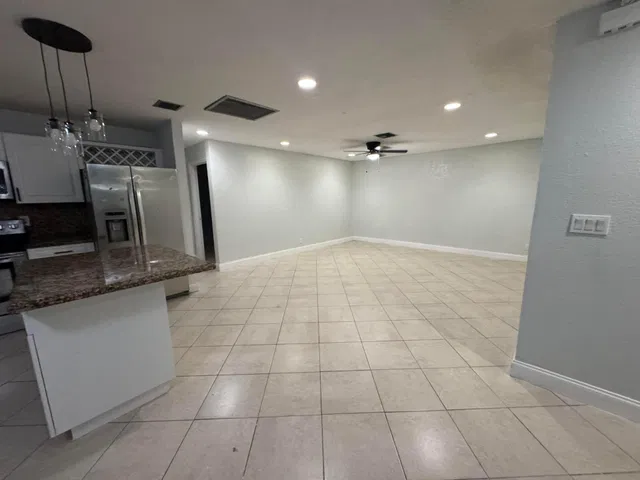 Residence photo 4