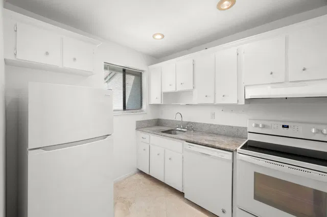 Rocky Point Unit F-203 photo 11