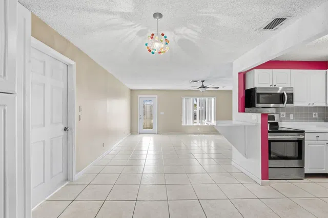  Residence photo 5
