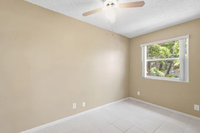  Residence photo 23