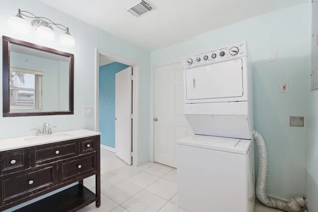  Residence photo 32