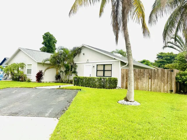 Residence photo 2