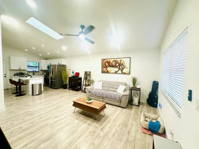 Residence photo 4
