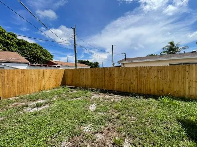 Residence photo 3