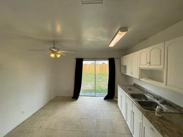 Residence photo 12