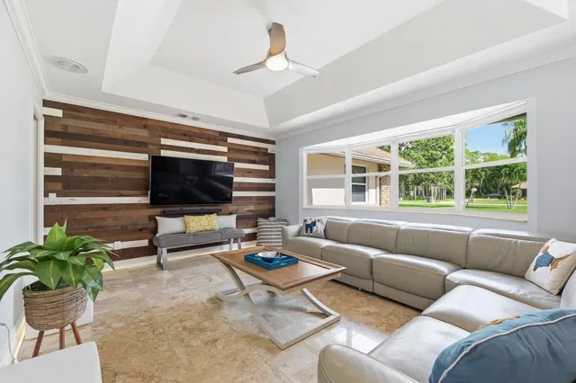 Pinewood Residence photo 10