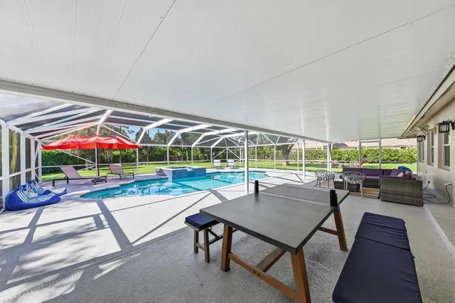 Pinewood Residence photo 11