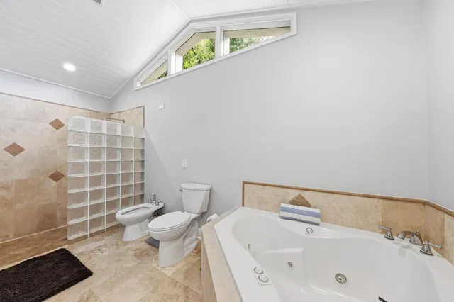 Pinewood Residence photo 27