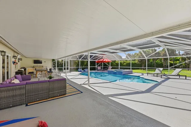 Pinewood Residence photo 34