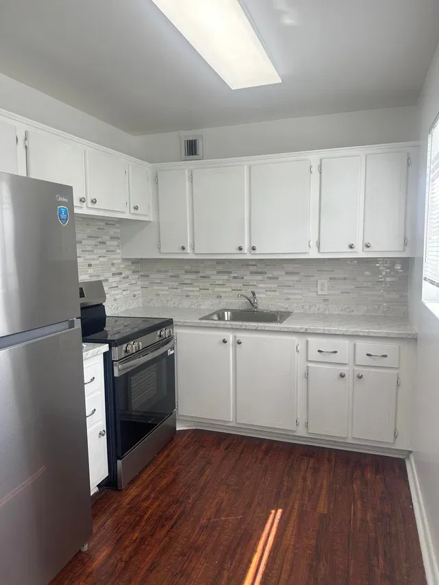 Residence photo 2