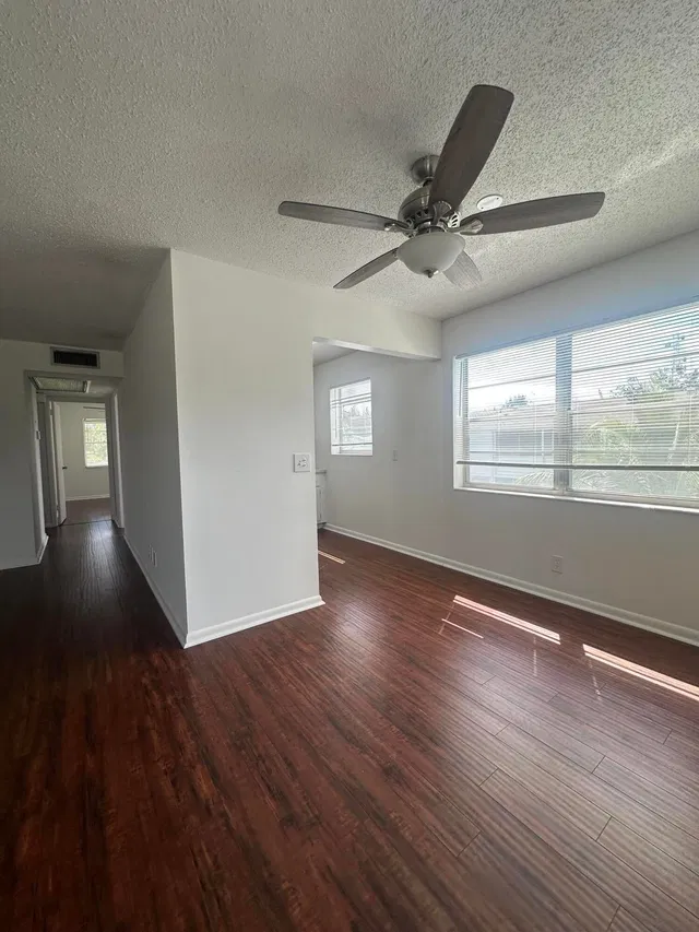 Residence photo 9