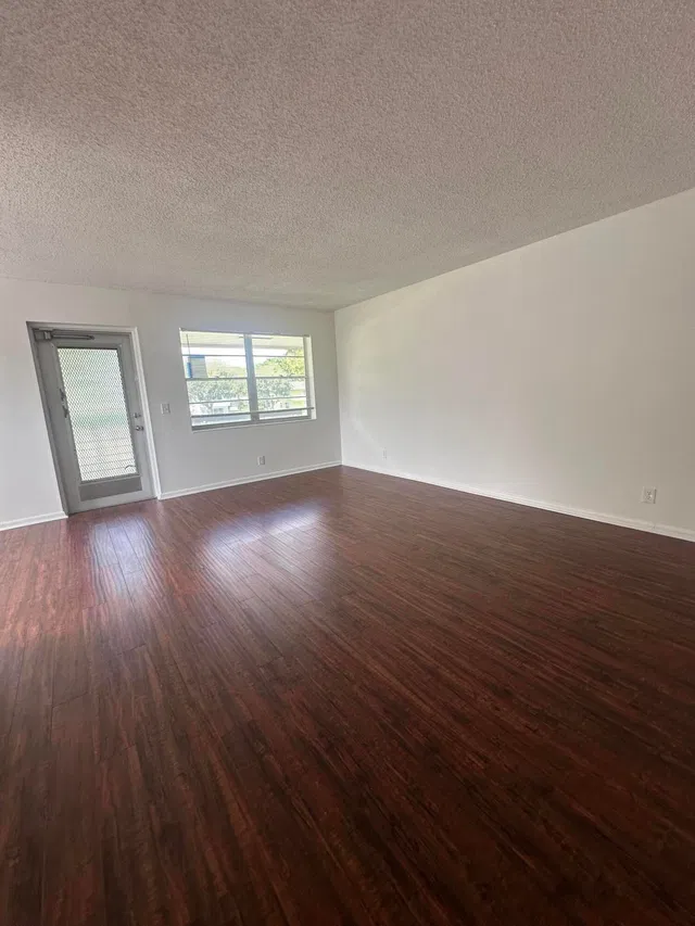 Residence photo 10