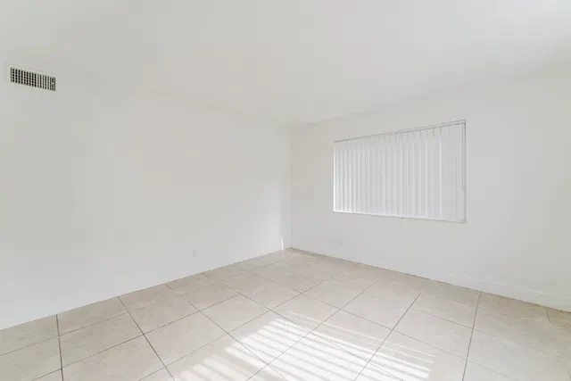  Residence photo 8