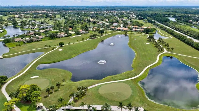 Eastpointe Country Club Residence photo 38