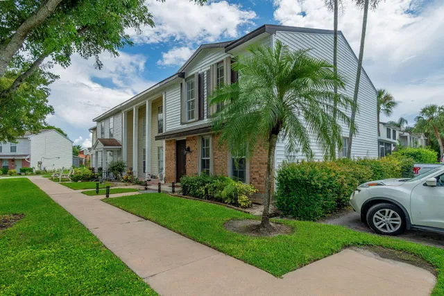 Residence photo 2
