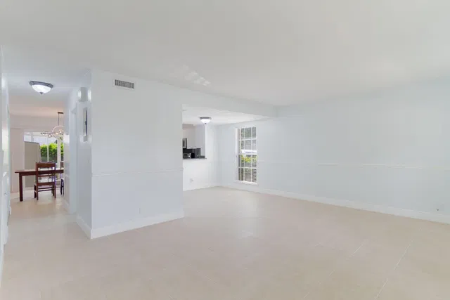 Residence photo 4